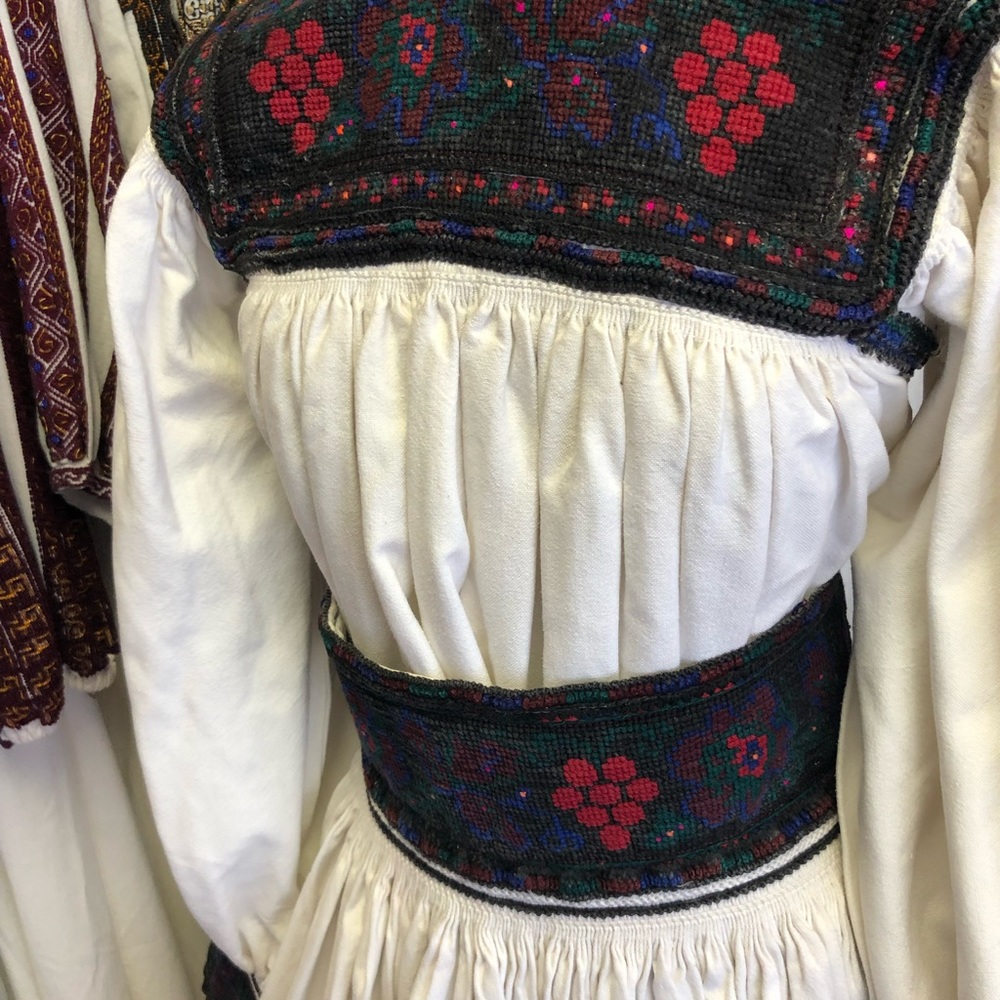 Beautiful antique Maramures costume size S-M  Romanian traditional costume - Picture 3 of 7